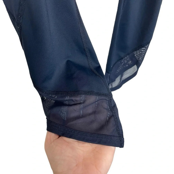 Athleta Women’s Aura Sonar Capri Mesh Leggings in Navy Blue Size XS - Picture 11 of 15
